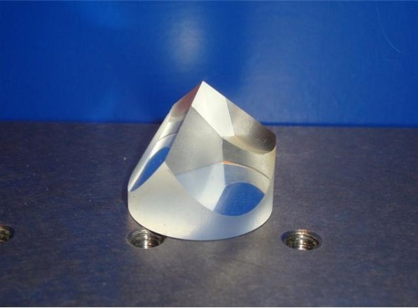 什么是角锥棱镜?它有哪些光学作用? 什么是角锥棱镜?它有哪些光学作用?