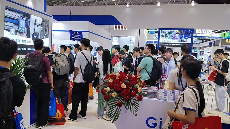 EMC易倍展会拍摄图