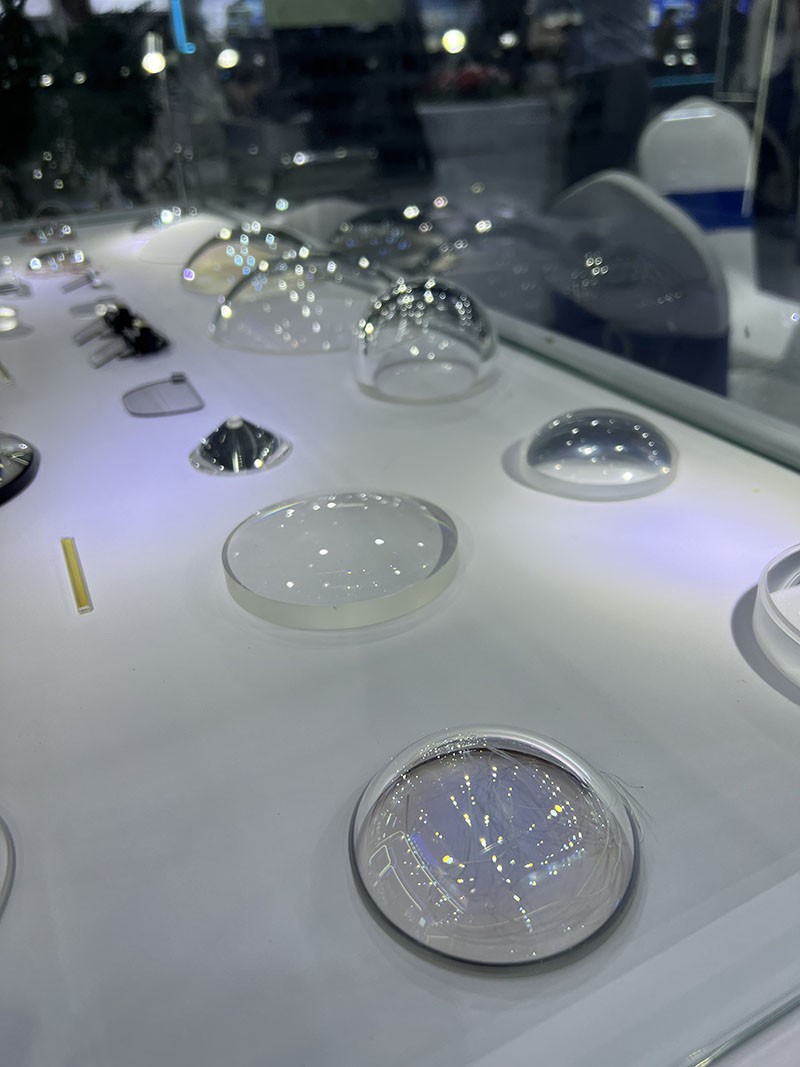 EMC易倍光学球罩透镜展品