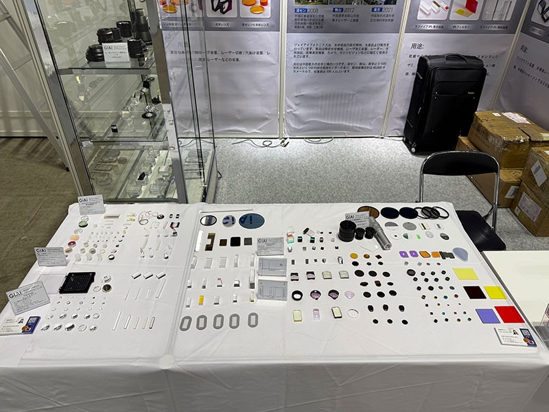 EMC易倍光学展品