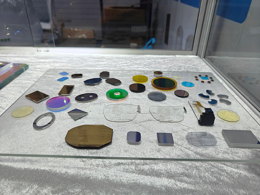 EMC易倍平面滤镜及反射镜展示